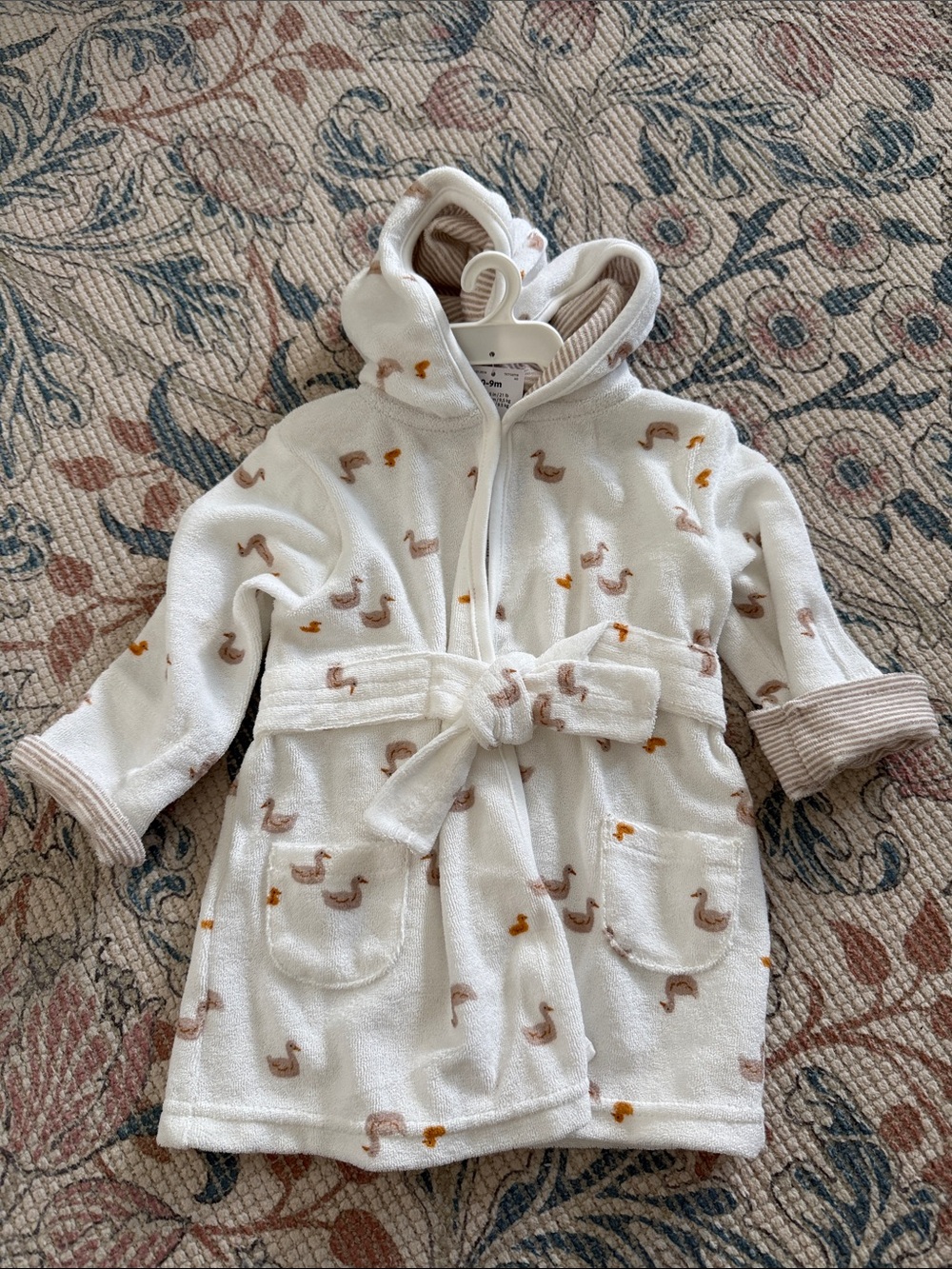 Carters nwt robe with ducks on it 0-9m